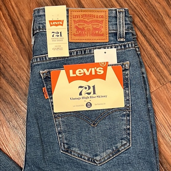 Levi’s 721 Vintage High Rise Skinny - Picture 11 of 16